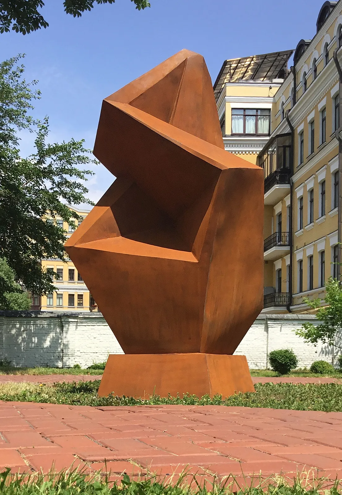 Image of SINGULARITY by Roman Kykta, size: 2250/1400/1300 мм, made of Corten steel, Sculpture Symposiums medium Photo 1 of 6.