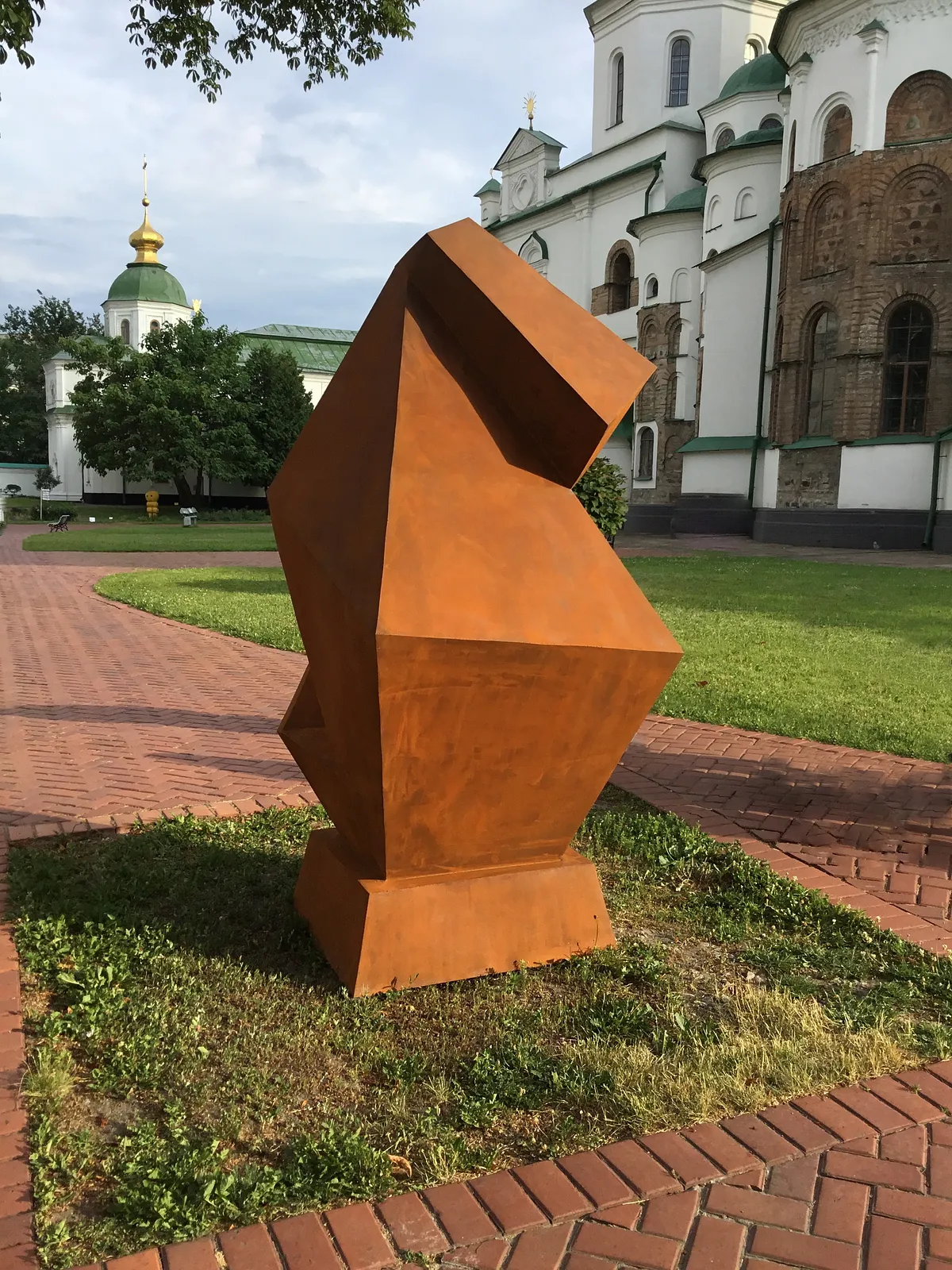Зображення "СИНГУЛЯРНІСТЬ" від Роман Кикта, розмір: 2250/1400/1300 мм, матеріали: Кортенова сталь, медіум: Скульптура Симпозіуми Фото 5 з 6.