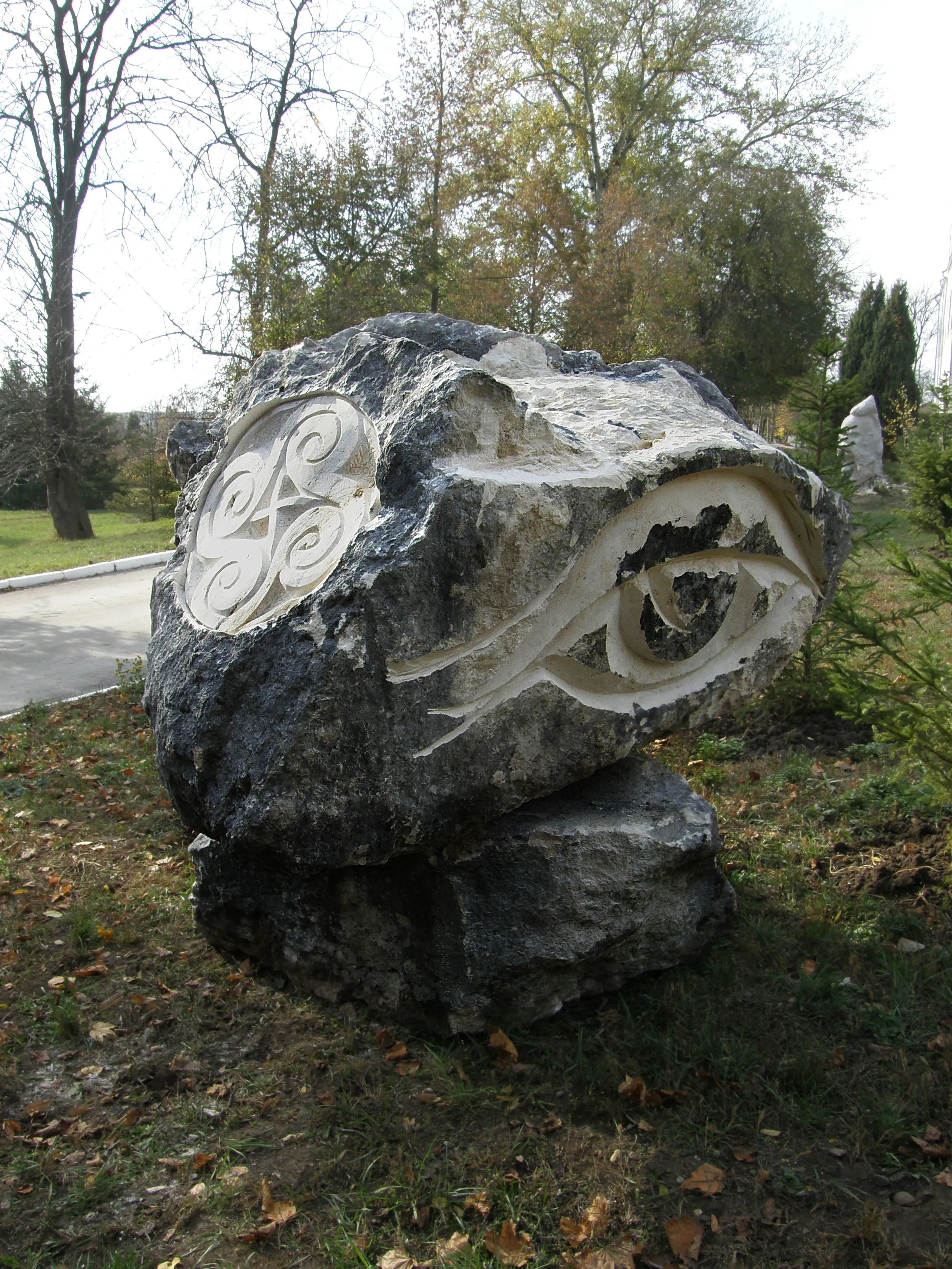 Image of I WIST... by Roman Kykta, size: 1700/1500/1000 мм , made of Limestone, Sculpture Symposiums medium, from City of Kamenka, Transnistria Photo 2 of 3.