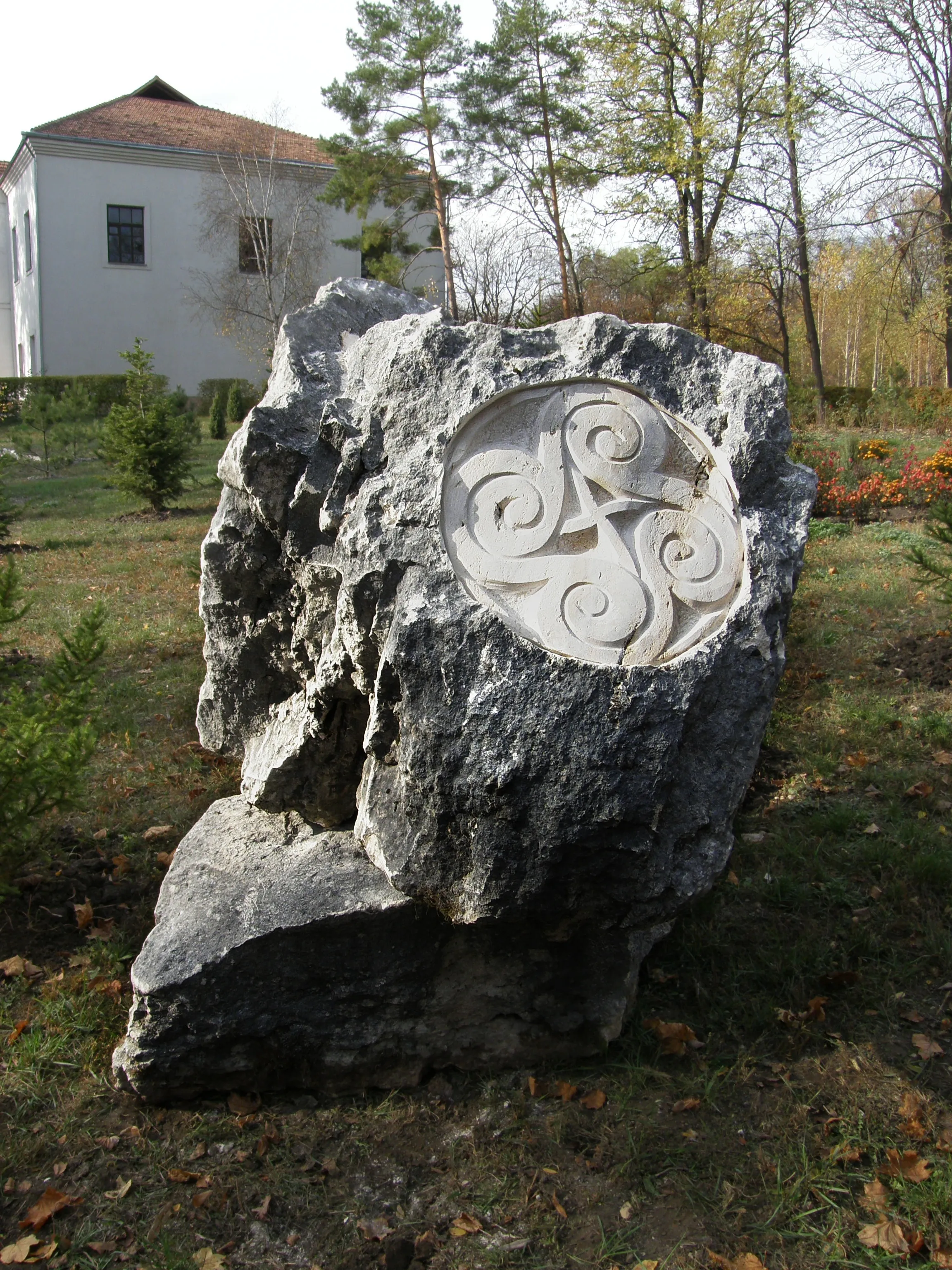 Image of I WIST... by Roman Kykta, size: 1700/1500/1000 мм , made of Limestone, Sculpture Symposiums medium, from City of Kamenka, Transnistria Photo 3 of 3.