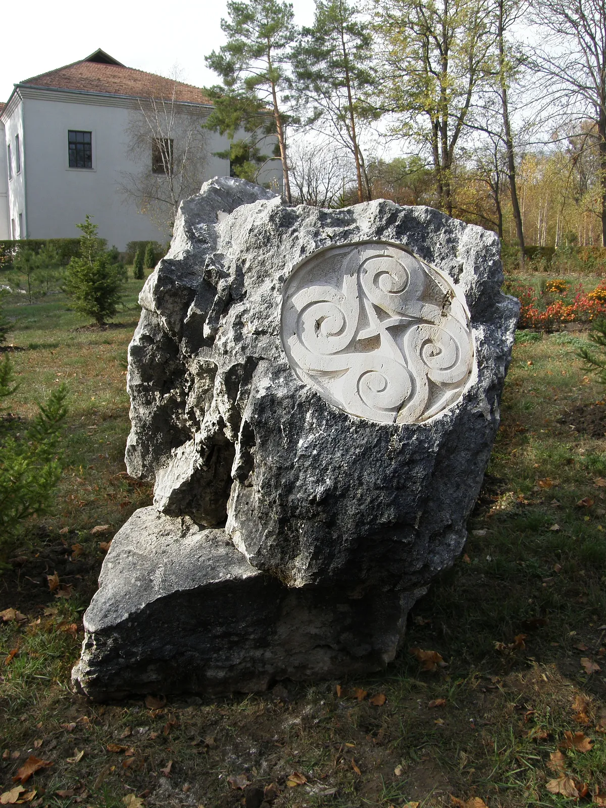 Image of I WIST... by Roman Kykta, size: 1700/1500/1000 мм , made of Limestone, Sculpture Symposiums medium, from City of Kamenka, Transnistria Photo 3 of 3.