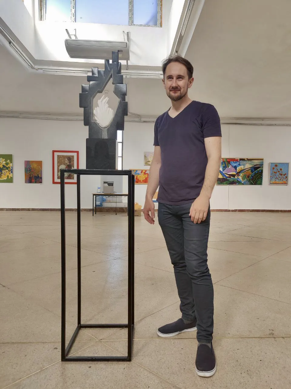 Obraz SERCE MARIUPOLIA autorstwa Roman Kykta, rozmiar: 740/300/150 мм, wykonany z Marmur, gabra, medium Rzeźba Wystawa plastyczna, z Lwów Zdjęcie 5 z 5.